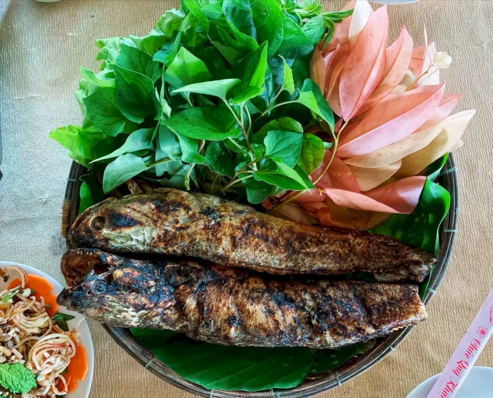 Cá lóc nướng trui